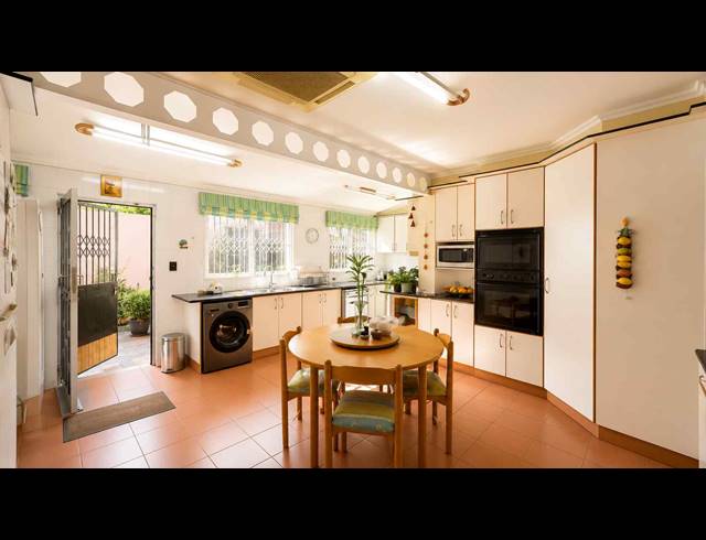 4 BEDROOM FREESTANDING FOR SALE IN SHERWOOD